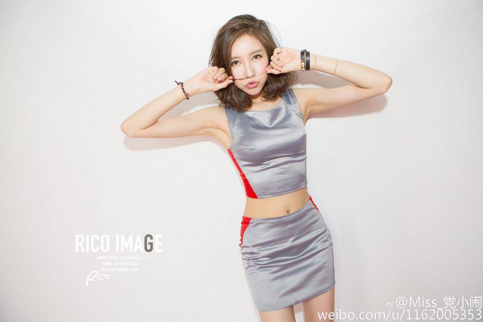 中国最美车模党佳妮身材极致性感
