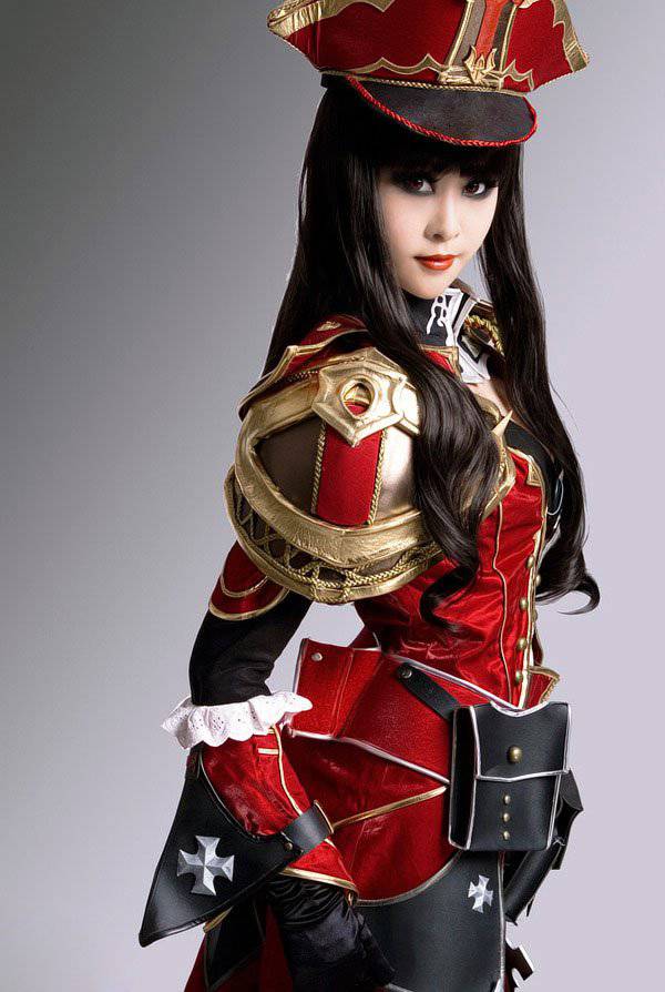 性感模特演绎完美时空神魔大陆Cosplay写真