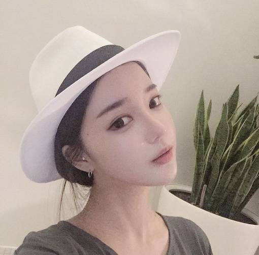 伤感女生图片 孤独的爱