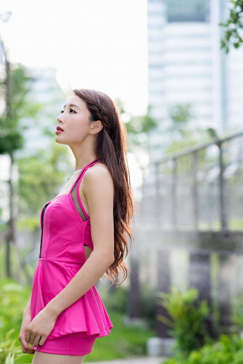 台湾气质腿模玛儿唯美外拍