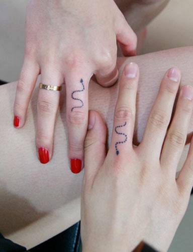 手指刺青情侣纹身图片浪漫有爱