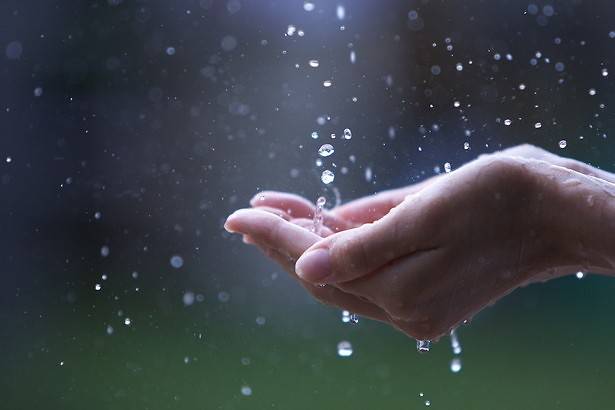 静静听雨伤感唯美意境图