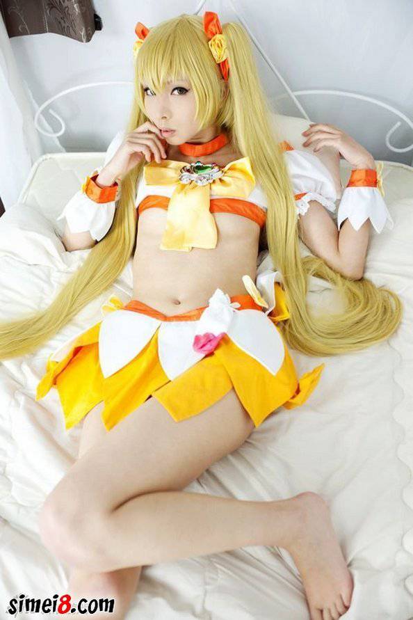 金发动漫少女cosplay私房美照