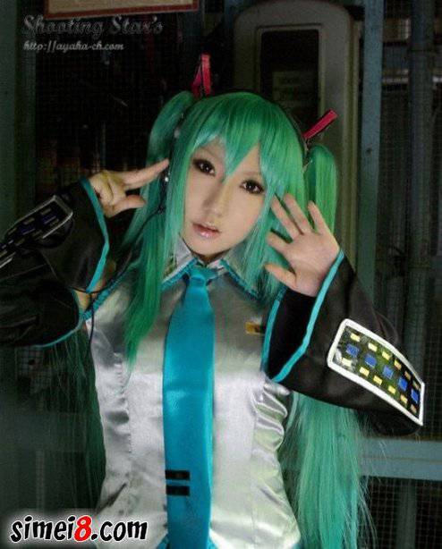 漂亮妹子演绎初音未来cosplay图片