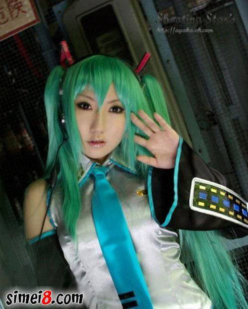 漂亮妹子演绎初音未来cosplay图片