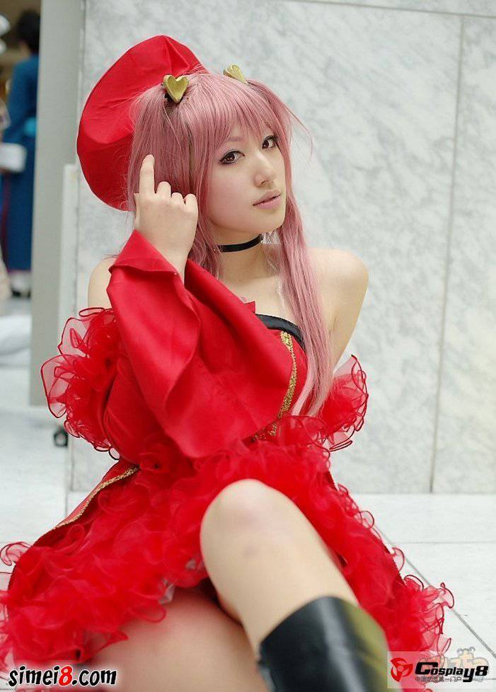 性感红裙美女Cosplay动漫图