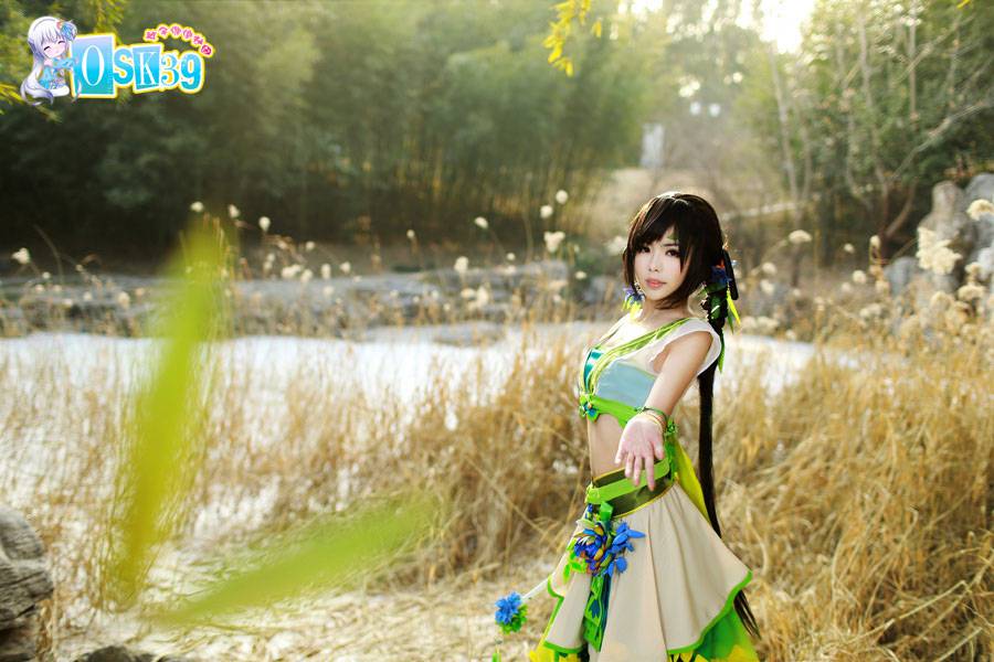 户外唯美cosplay古装女生图片