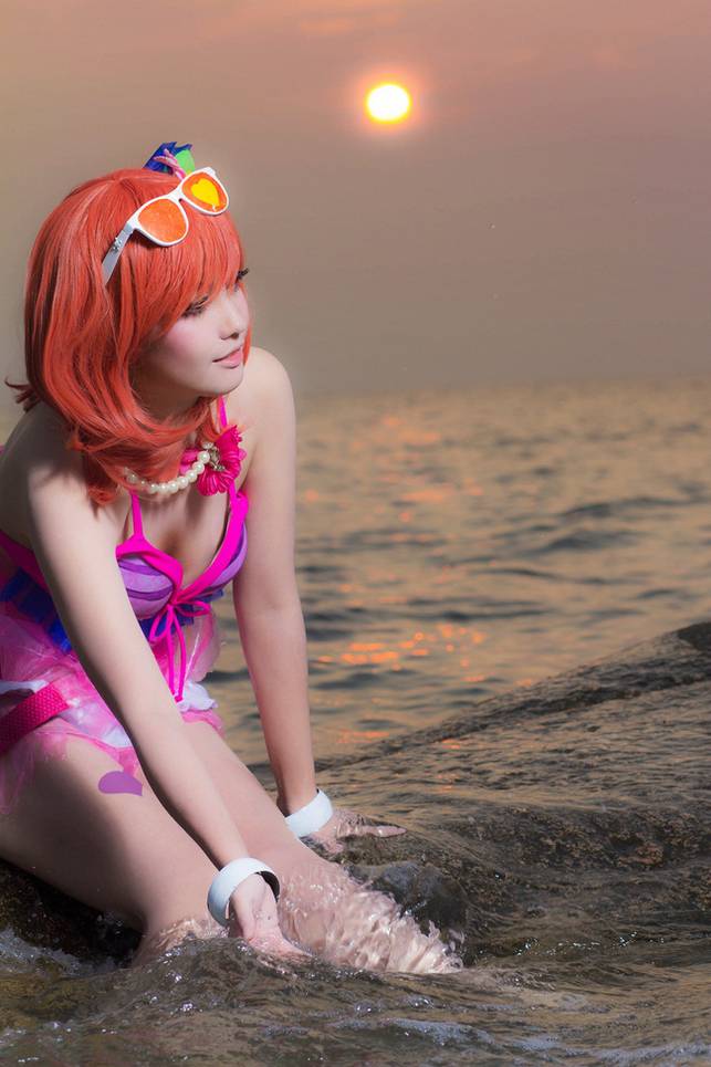 夏日海边唯美Cosplay女生图片