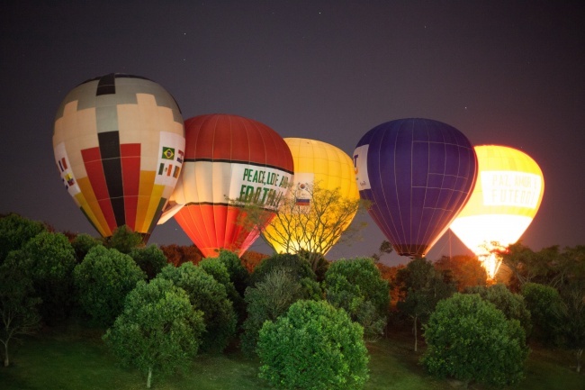 唯美梦幻的彩色热气球图片