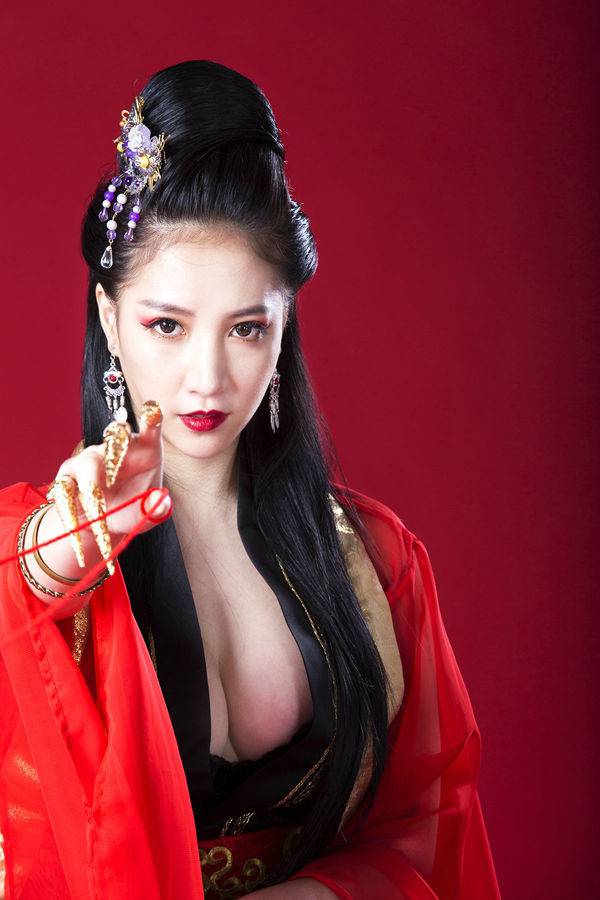 东方不败coser图片大秀傲人事业线