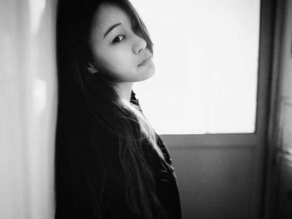 2016年黑白图片女生 迷失自己