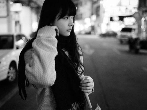 2016年黑白图片女生 迷失自己