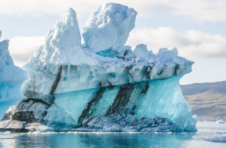 壮丽唯美的海上冰山图片