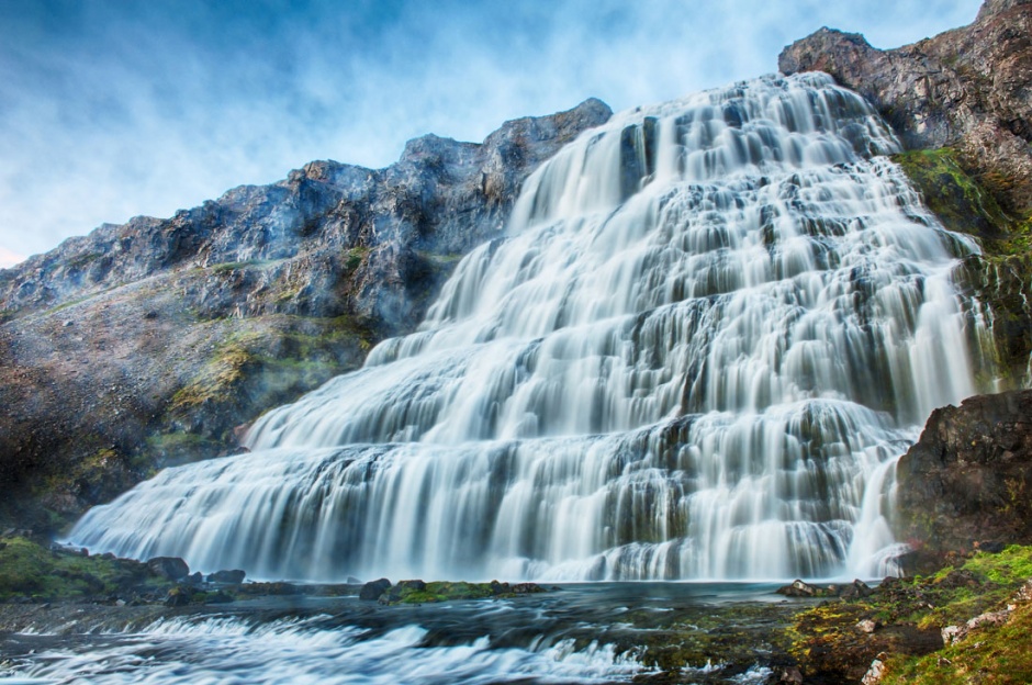 优美的瀑布山水风景摄影图片