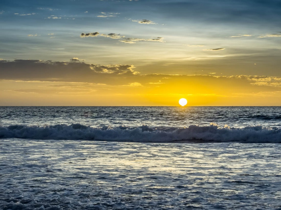 美丽的大海落日风景图片