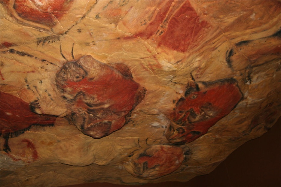 史前遗迹阿尔塔米拉洞窟壁画