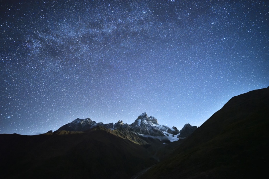 唯美的新疆山脉风景图片