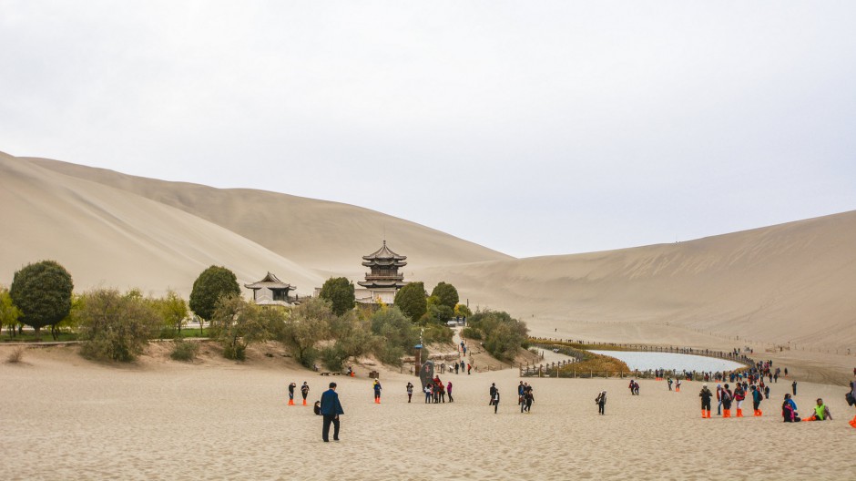 神奇的甘肃敦煌月牙泉高清风景大图