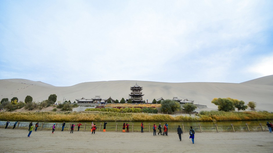 神奇的甘肃敦煌月牙泉高清风景大图