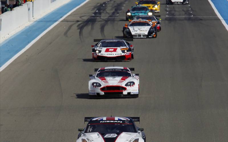 帅气的日产尼桑跑车图片