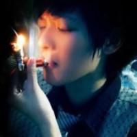 冷酷的非主流男生抽烟头像