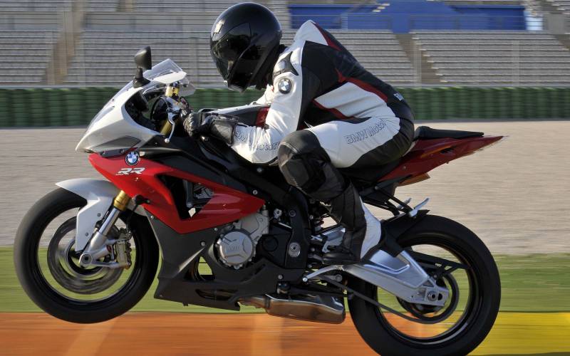 宝马S1000RR摩托车高清壁纸