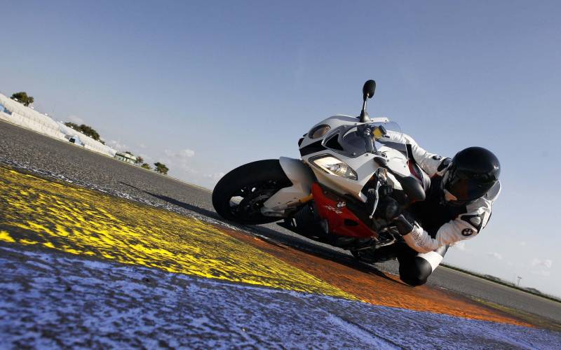 宝马S1000RR摩托车高清壁纸