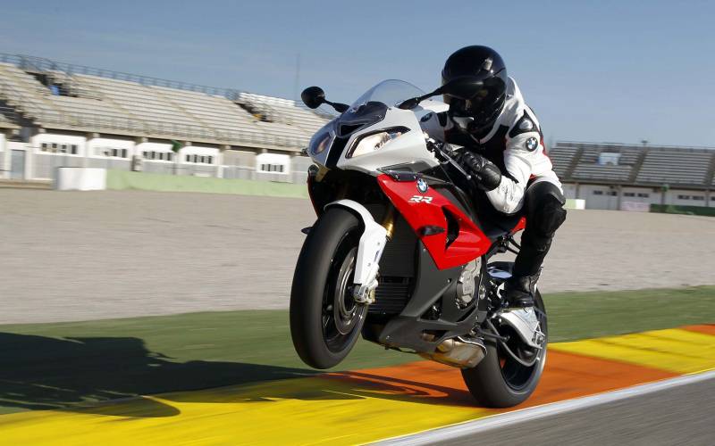宝马S1000RR摩托车高清壁纸