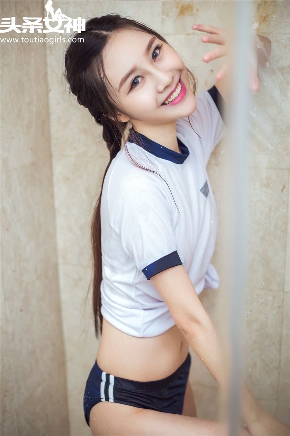 清纯甜美学生妹周思超浴室性感写真