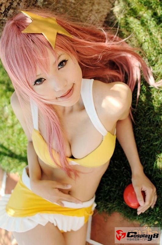 超吸引眼球的性感萌妹cosplay