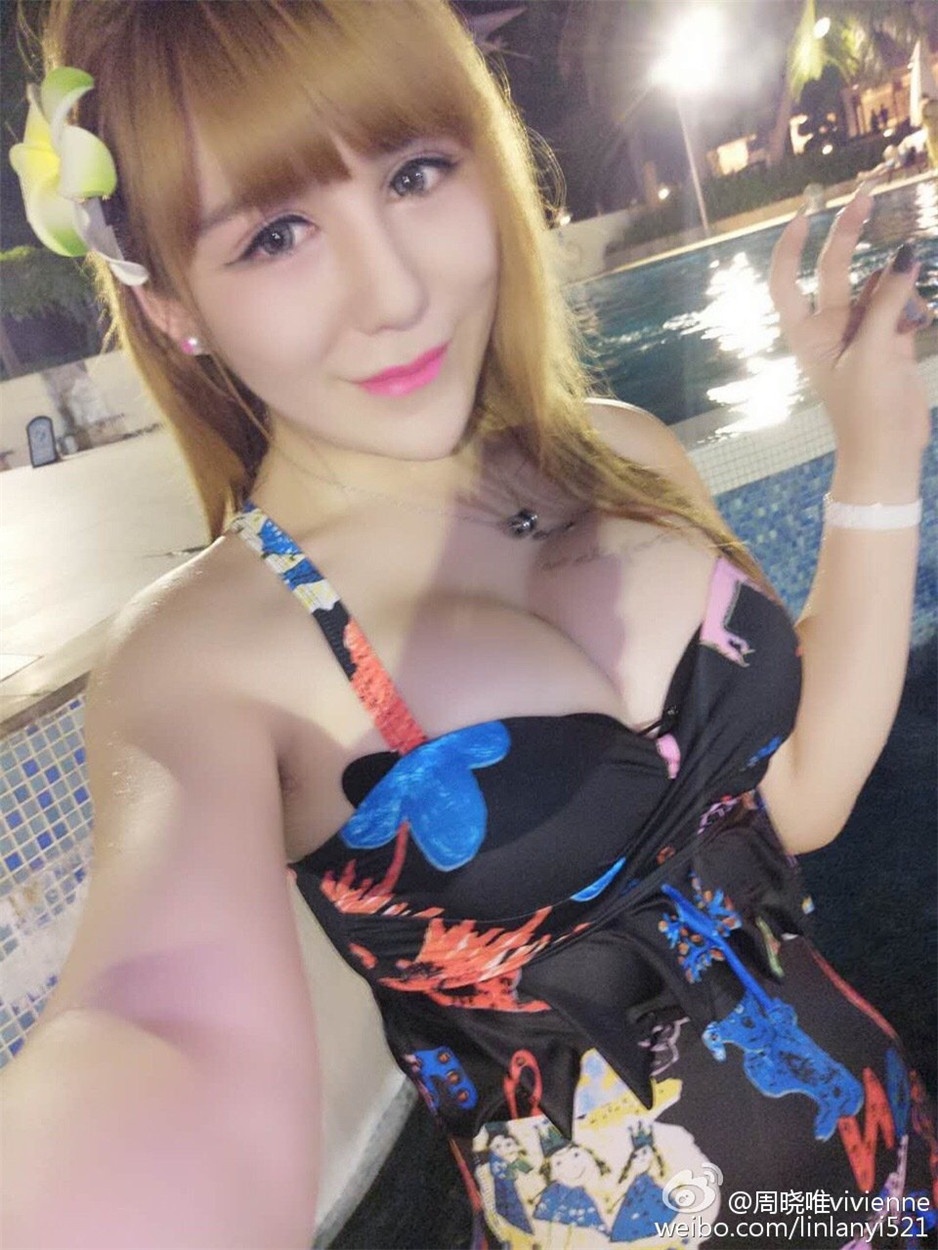 微博红人周晓唯vivienne性感自拍美图