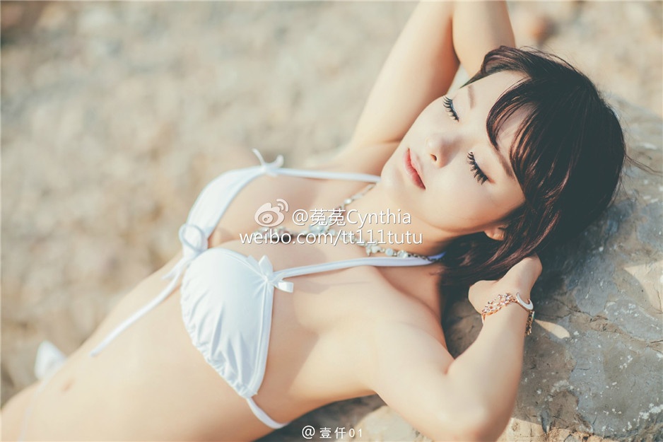 圆脸大眼美女菟菟Cynthia性感写真图