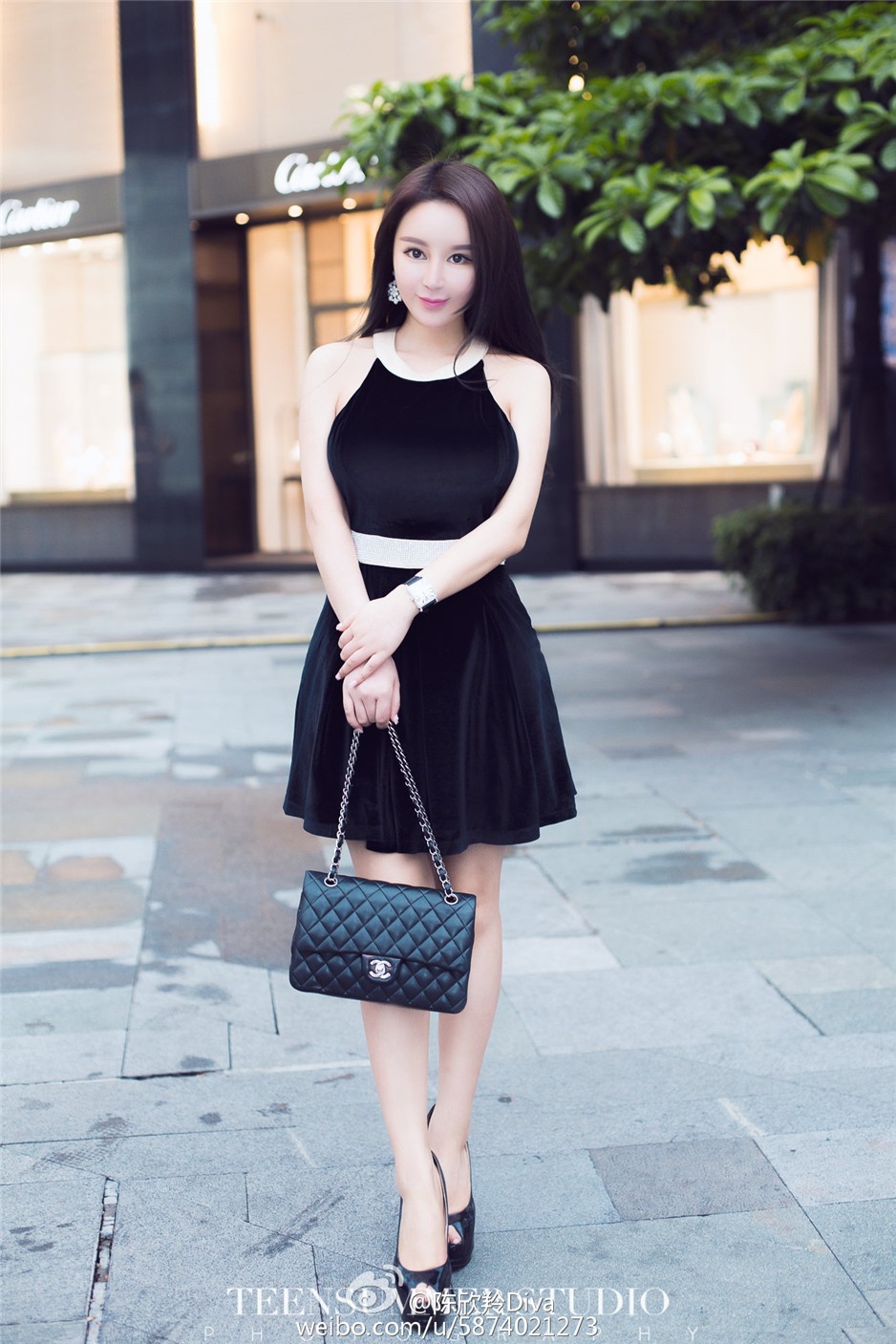 大胸美女陈欣羚Diva丰满写真图集