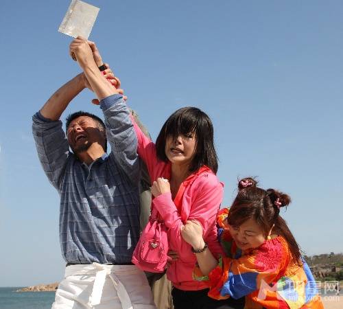 孙兴主演的电视剧《幸福3+2》剧照