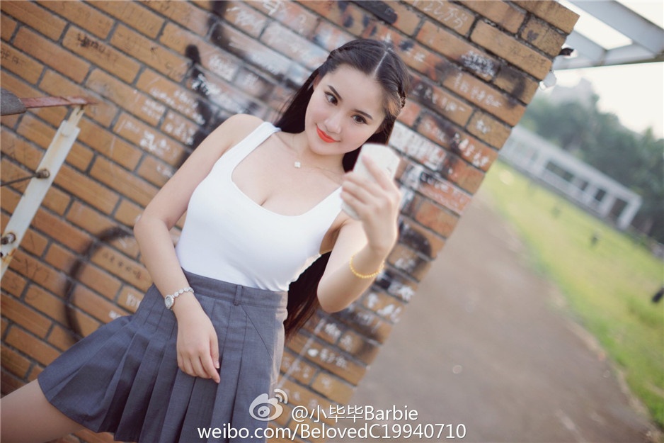 性感美女主播小毕毕Barbie户外写真