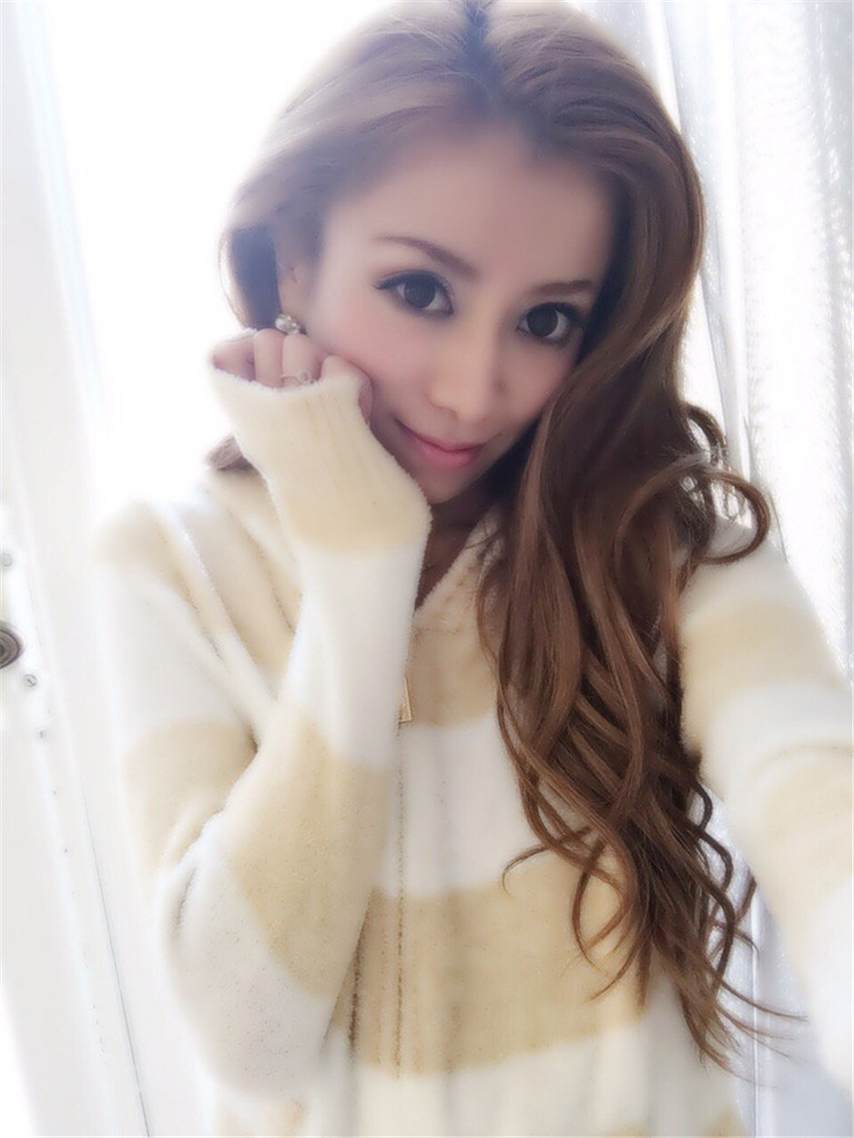 日本模特美女愛沢えみり养眼迷人图片