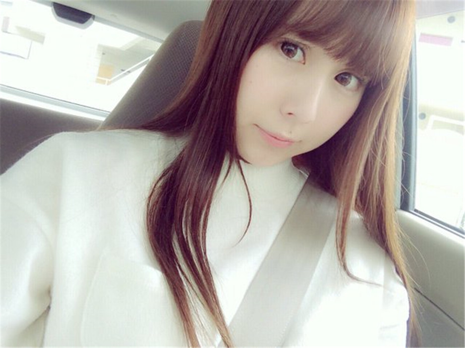 日本肉感美女田边明日香迷人写真