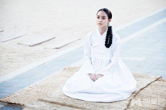 韩剧《张玉贞》女主角金泰熙剧照