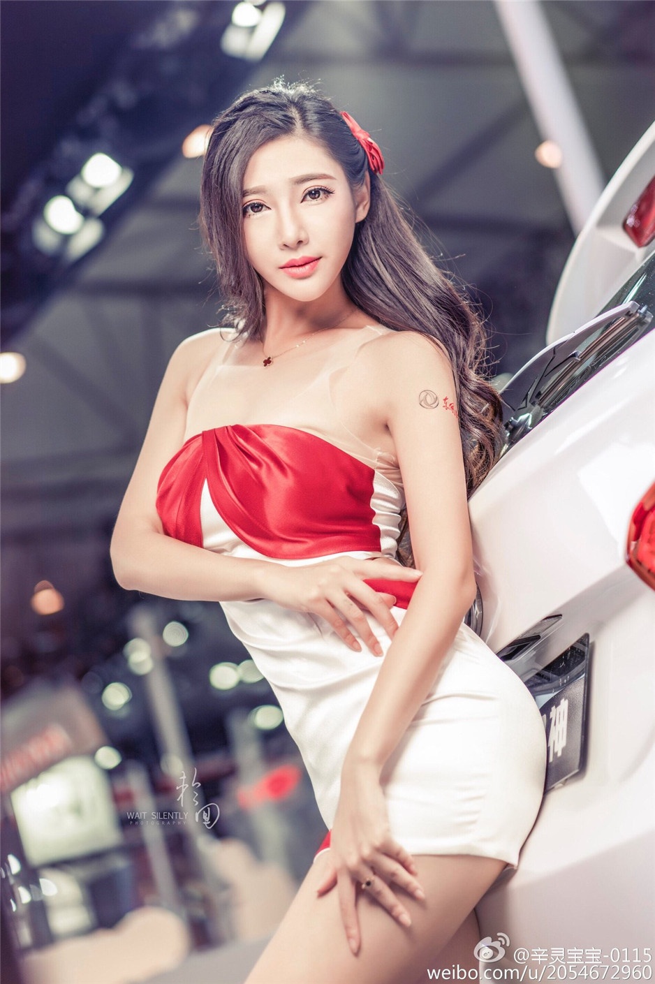 气质车展模特辛灵宝宝美图写真