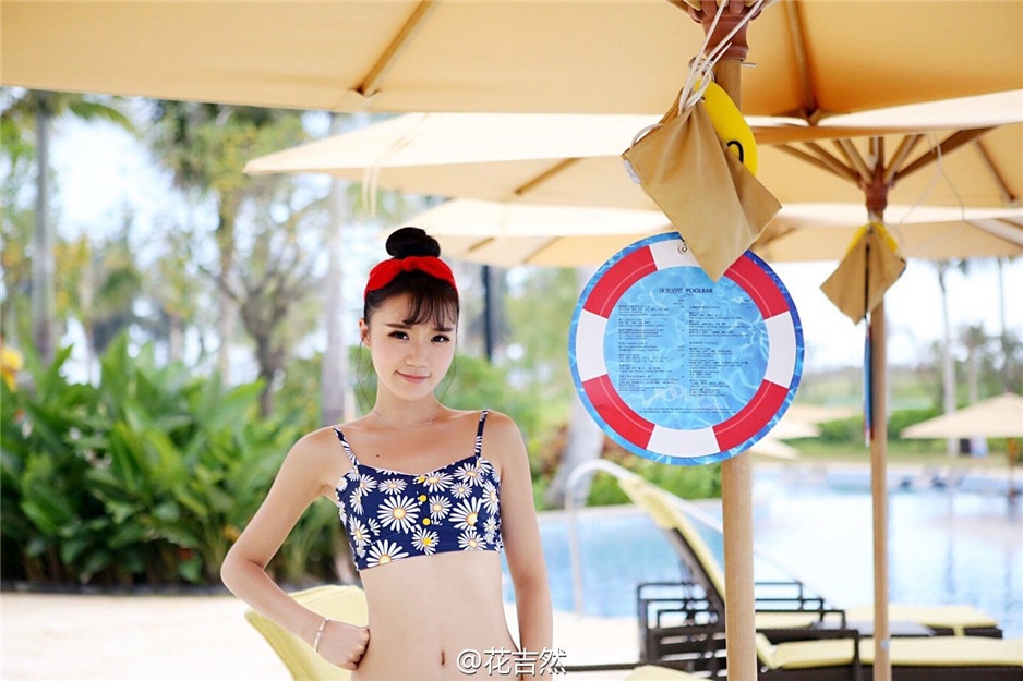 90后嫩模然花花微博养眼写真图片