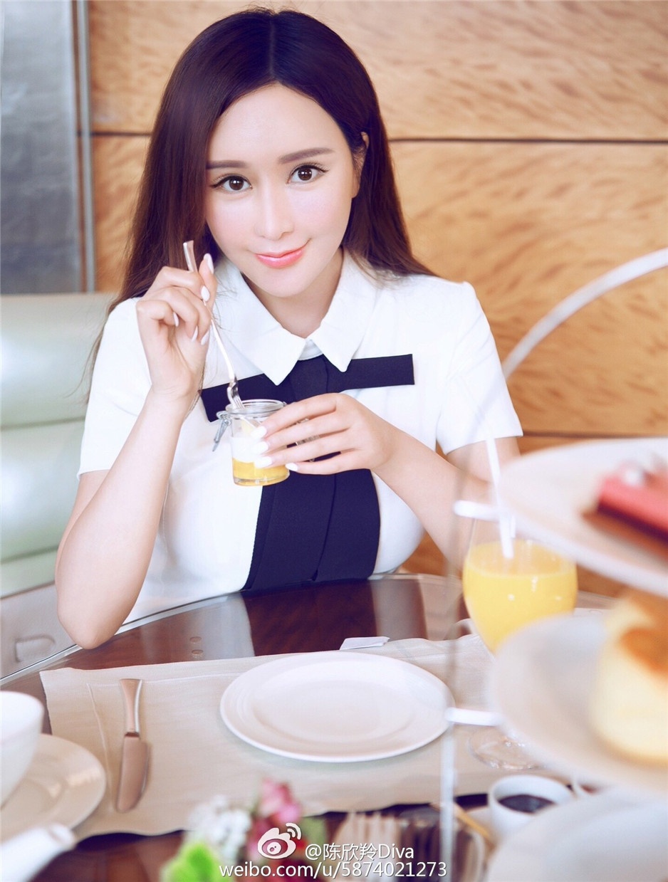 大胸美女陈欣羚Diva丰满写真图集