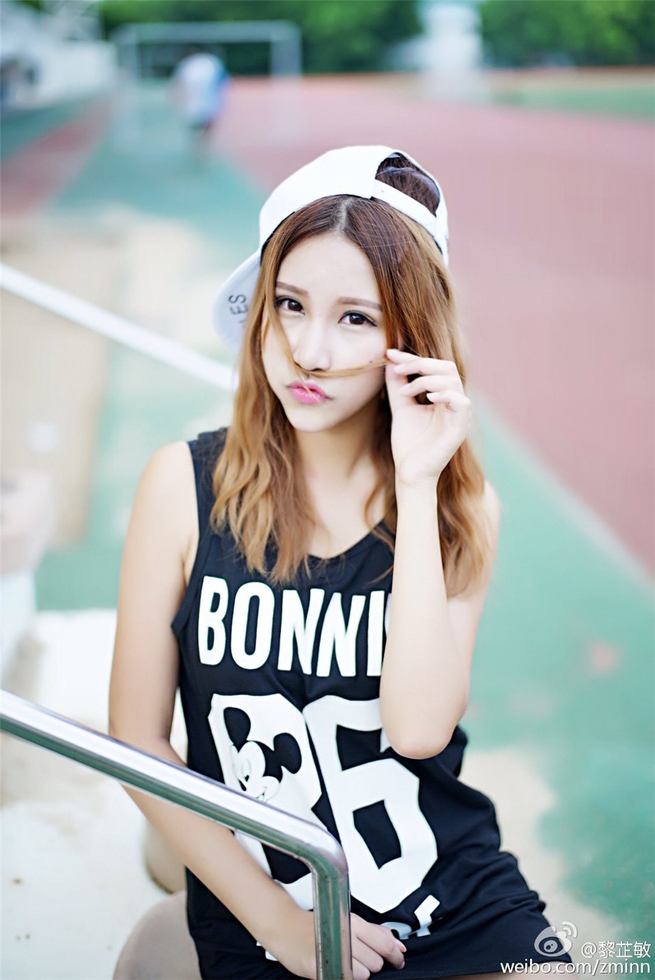 清纯氧气美女黎芷敏养眼写真图片