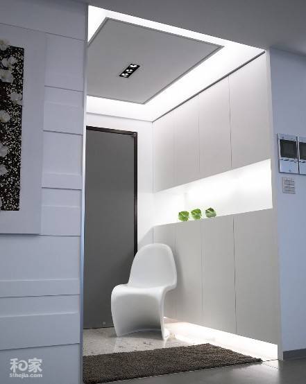 开门见山的入户玄关装修效果图