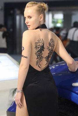 亚洲性感美女背部纹身图片