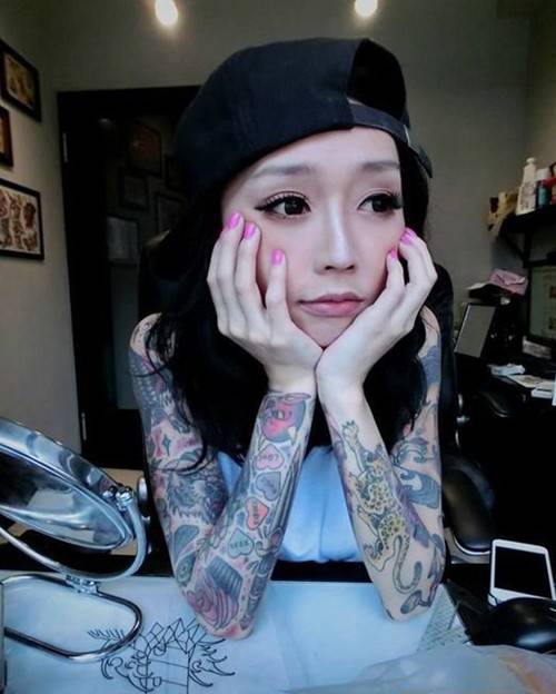 个性美女花臂纹身图片赏析