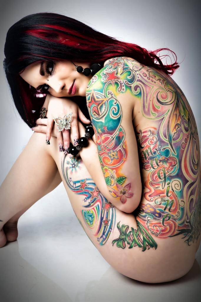 亚洲性感美女背部纹身图片