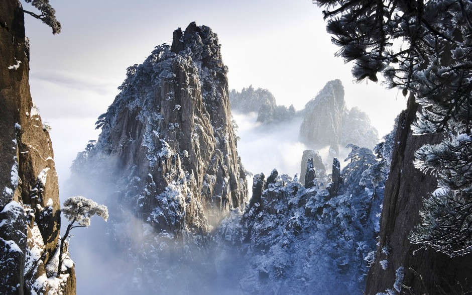 高清晰度冬天雪山风景图片