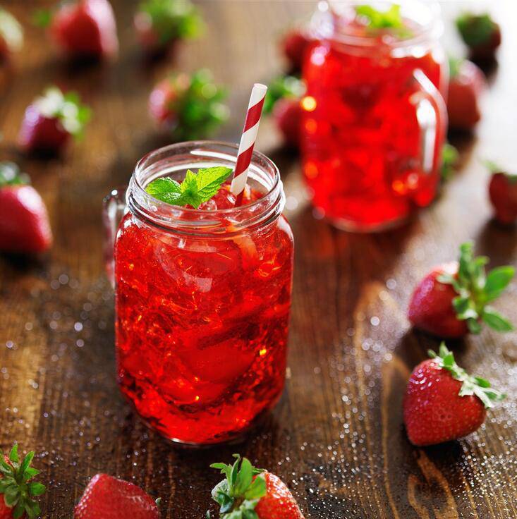 清新美味的草莓饮料图片