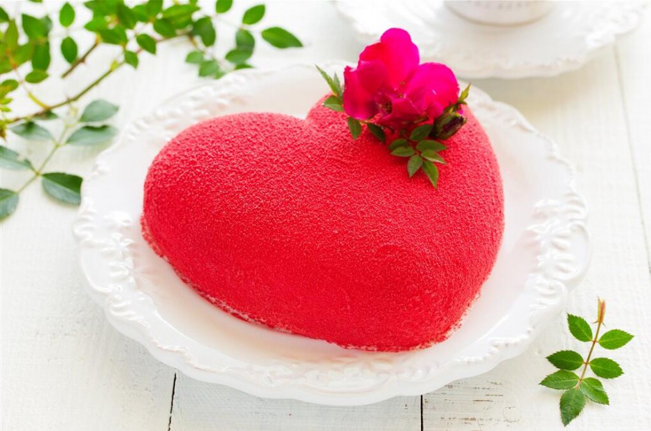 唯美浪漫的红桃心蛋糕图片