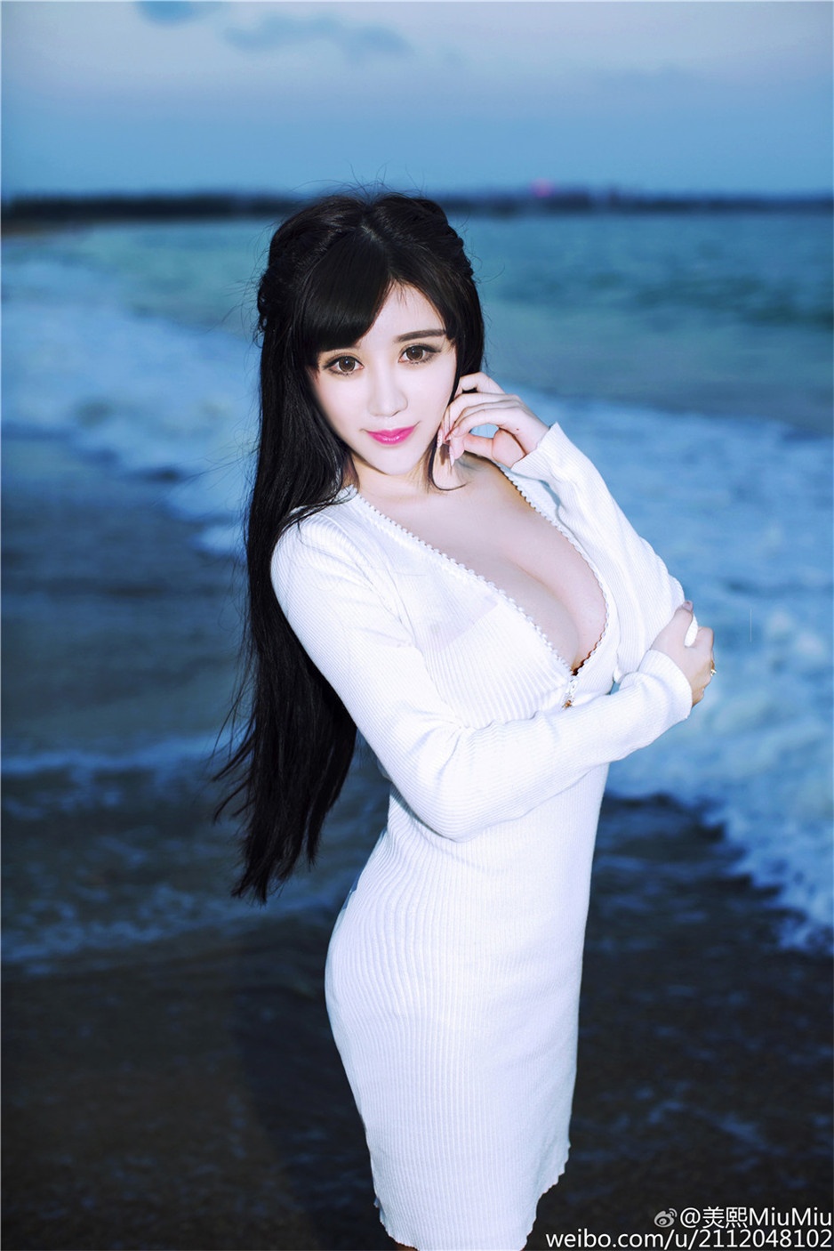 尤果网女神美熙性感度假风写真